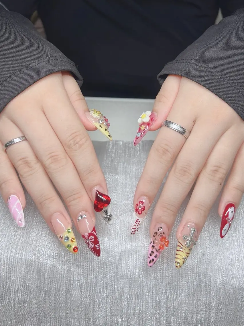 ネイル オーロラネイル チークネイル 長さ出し フットネイル フレンチネイル ハンドネイル Lee Nails チップ長さだし専門店のネイルデザイン