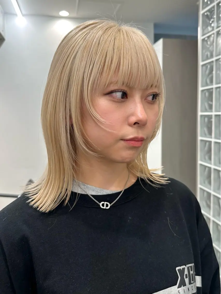 ミディアム レイヤーカット ハイライト🌟/ ボブ/豊田のヘアスタイル