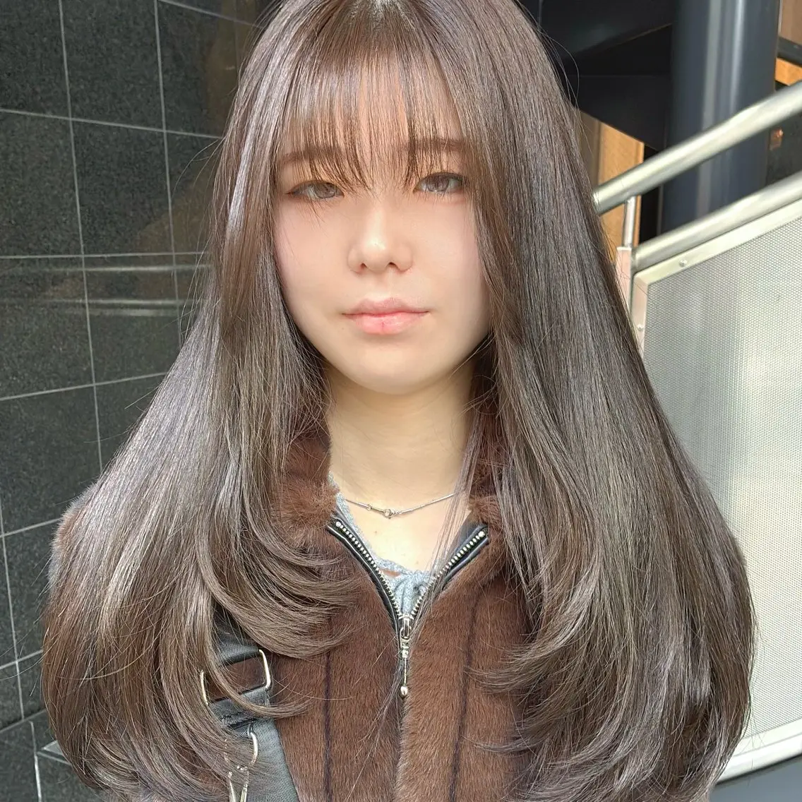 ロング レイヤーカット ロング カット ヘアカラー calna 古賀 菜摘のヘアスタイル