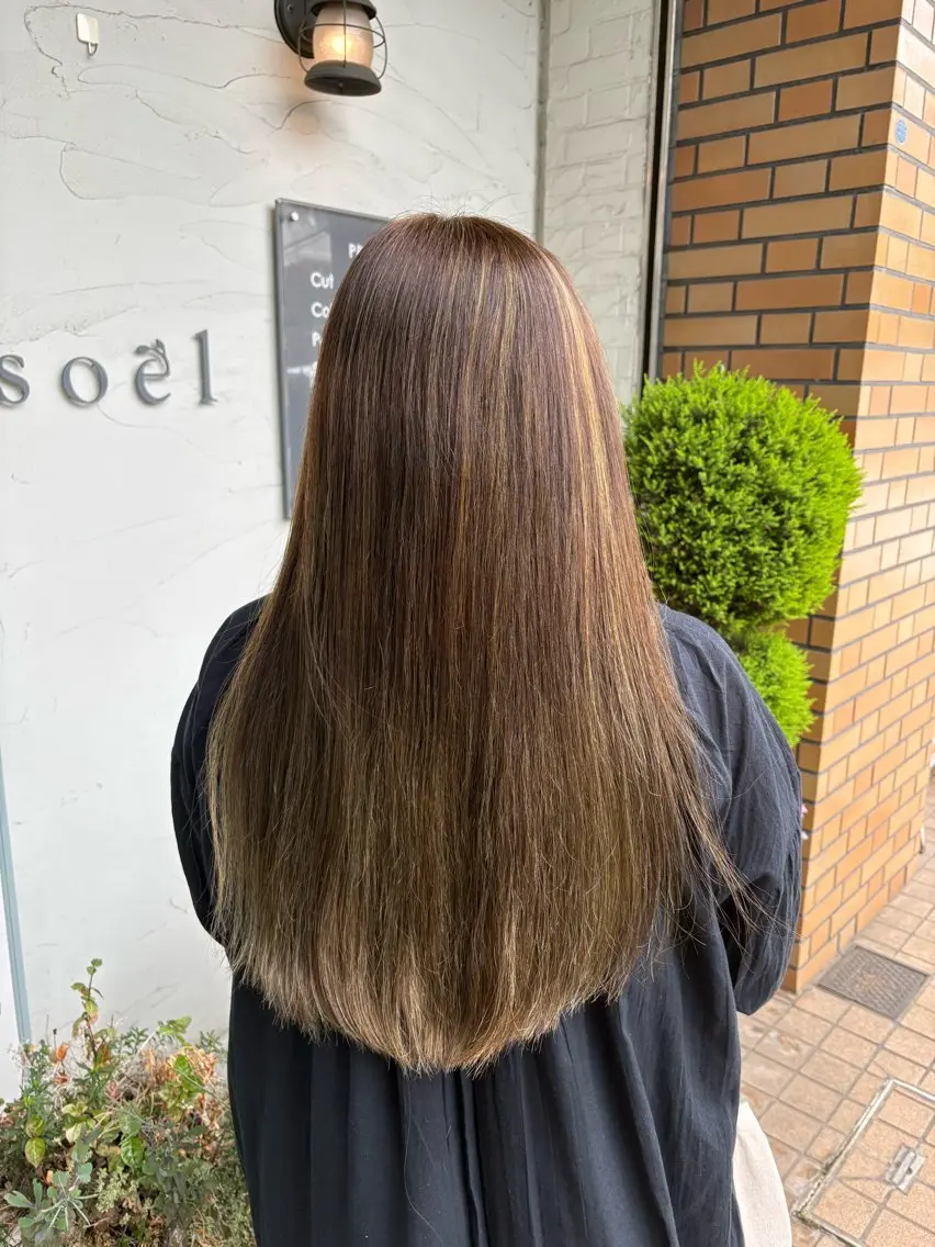 ロング カラー ブリーチ ハイライトカラー オリーブカラー ハイライト ヘアカラー 上川畑 つかさのヘアスタイル