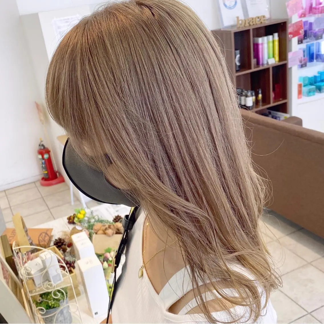 ロング カラー 渡邊 唯のヘアスタイル