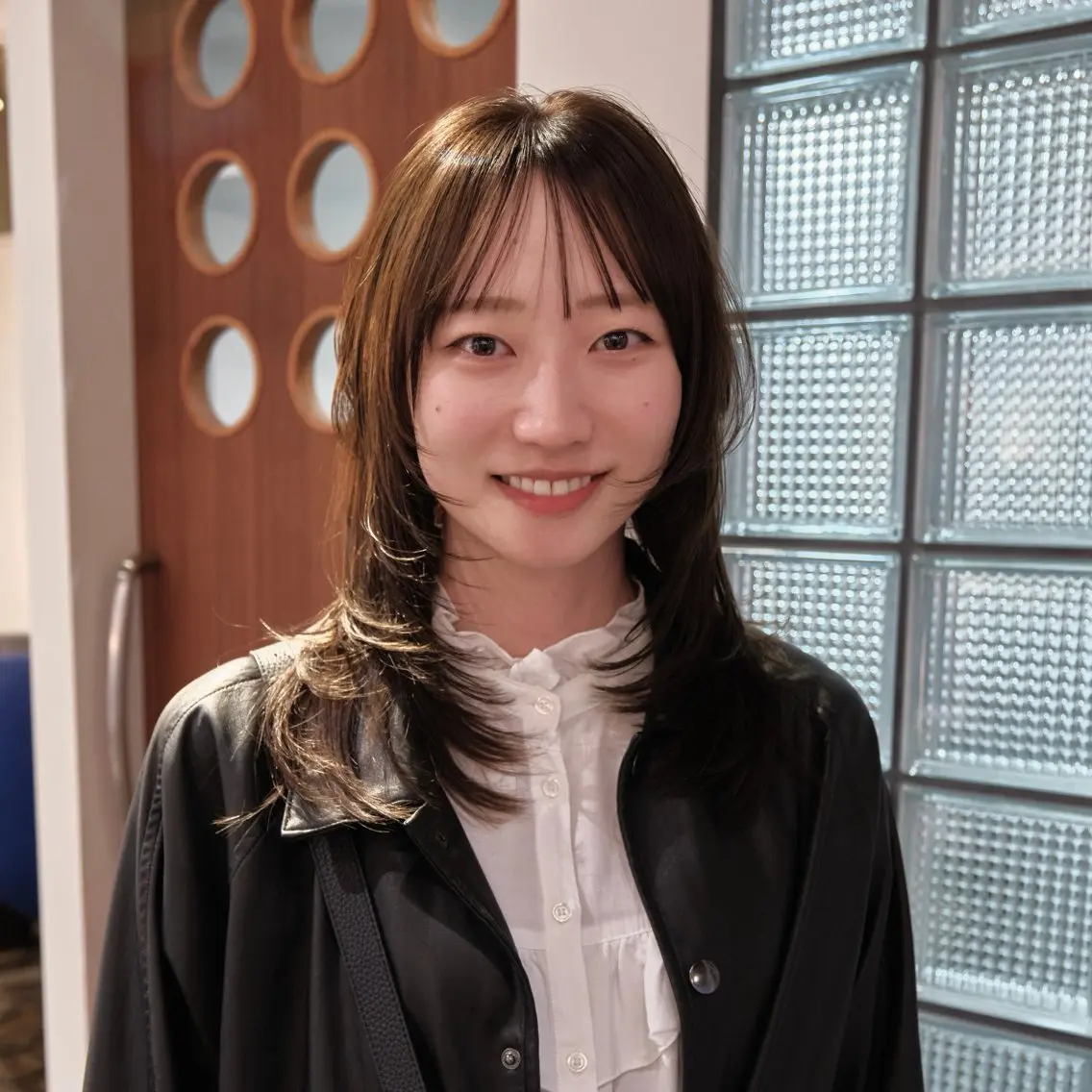 セミロング カラー 顔まわりレイヤー レイヤーカット 東山 涼嘉のヘアスタイル