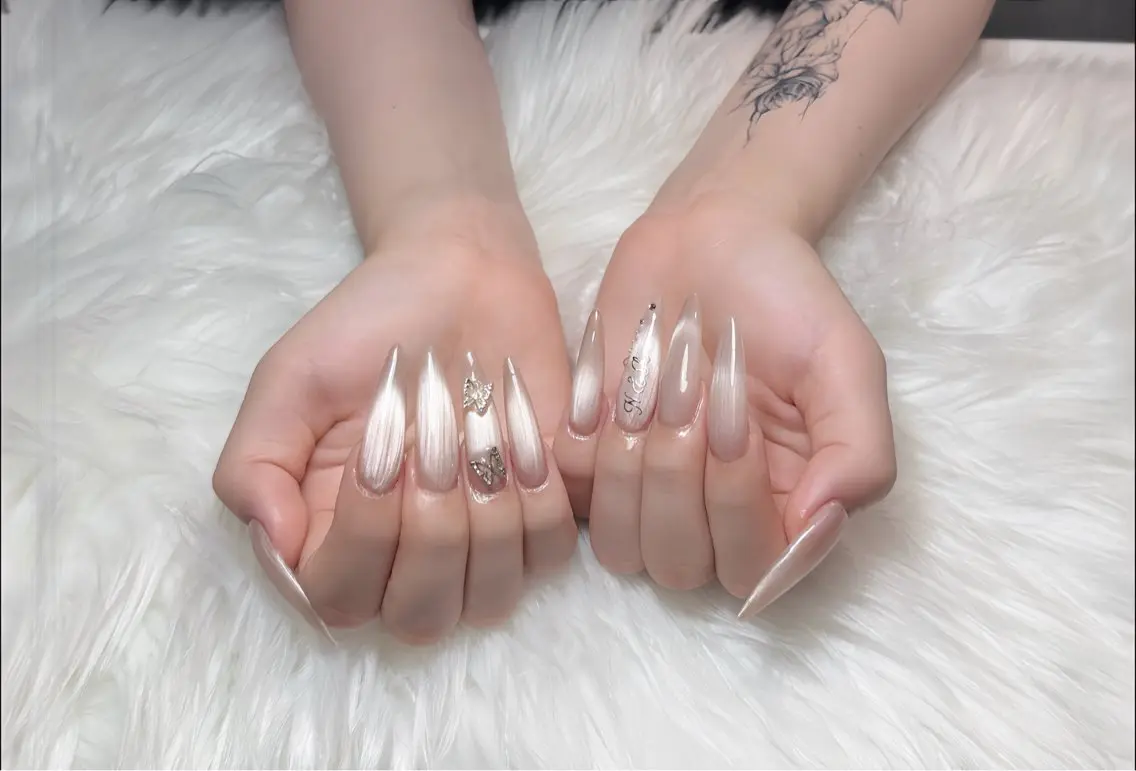 ネイル オーロラネイル チークネイル フットネイル フレンチネイル ジェルネイル ハンドネイル Nichi Nailsのネイルデザイン