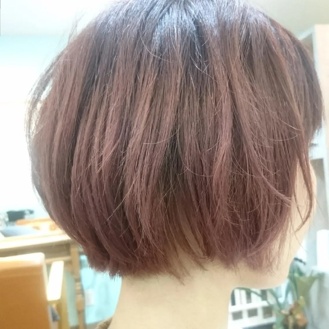 ショート カラー ショートボブ ブリーチ グラデーションカラー ピンクカラー ボブ スミダ モモコのヘアスタイル