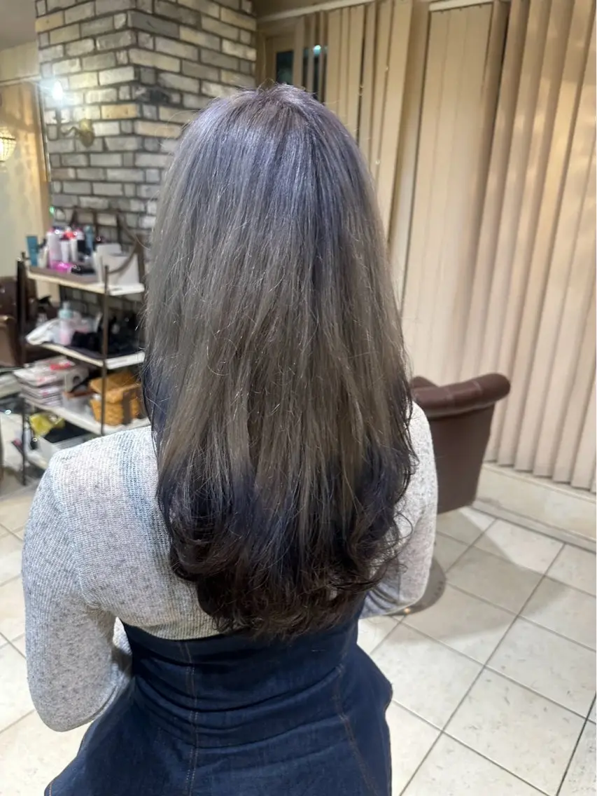 カラー ヒロセ ノゾミのヘアスタイル