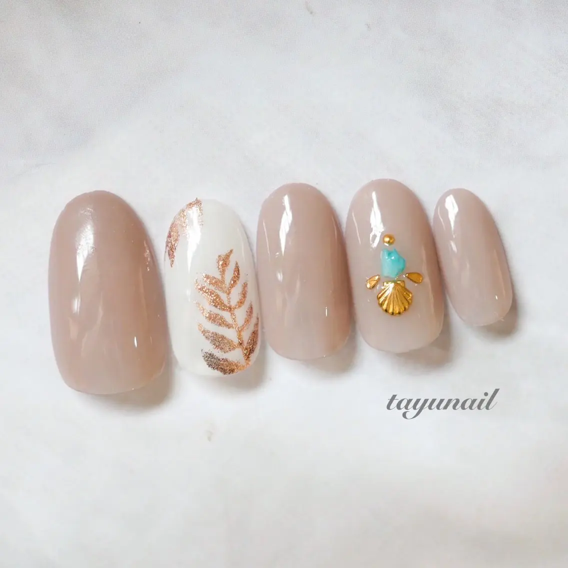ネイル アートネイル ブルー ジェルネイル ゴールド ニュアンスネイル ハンドネイル ネイルサロン 【たゆnail】のネイルデザイン
