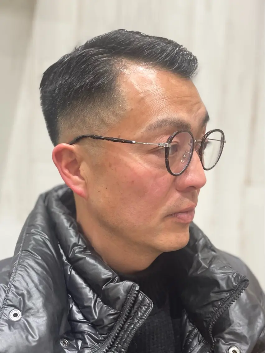 ショート 安彦 健太郎のヘアスタイル