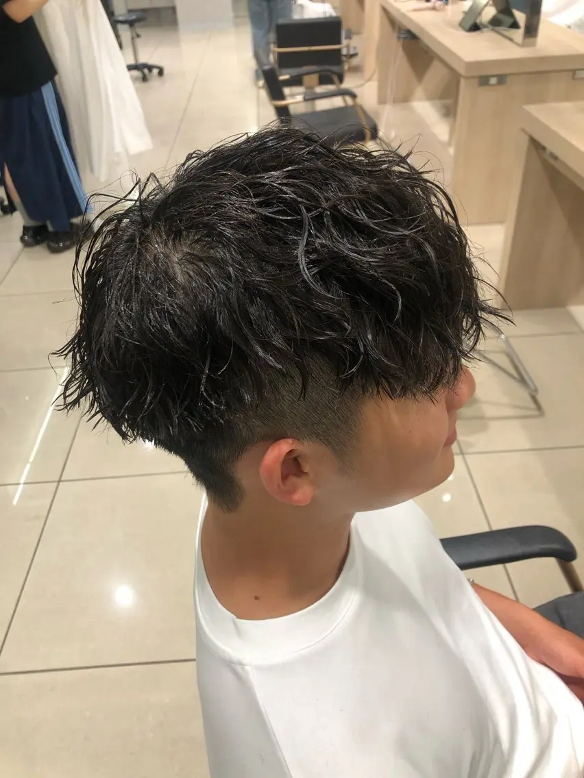 メンズ メンズパーマ ツーブロック 刈り上げ 【持ちが良い!メンズ パーマ】田中颯汰のヘアスタイル