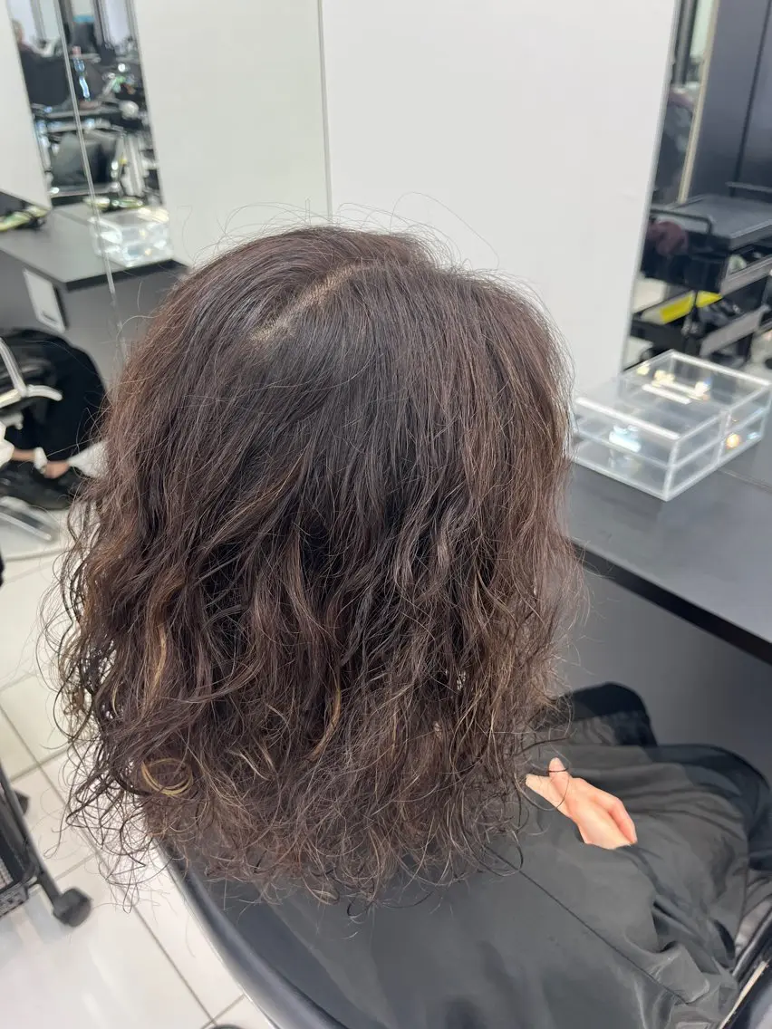 ミディアム パーマ 吉田 友朗のヘアスタイル