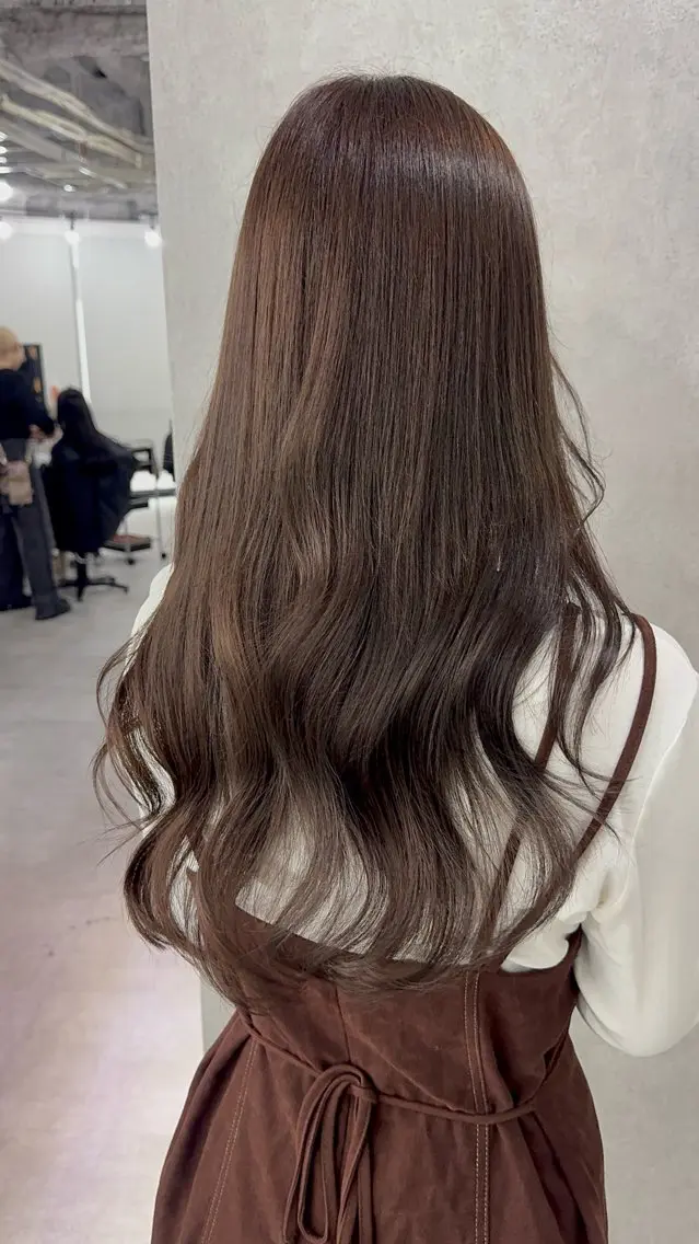 ロング カラー アッシュ アッシュブラウン ベージュカラー 黒髪 ブリーチ カット ヘアカラー トリートメント 赤み無し柔らかカラー 【梅田】madokaのヘアスタイル