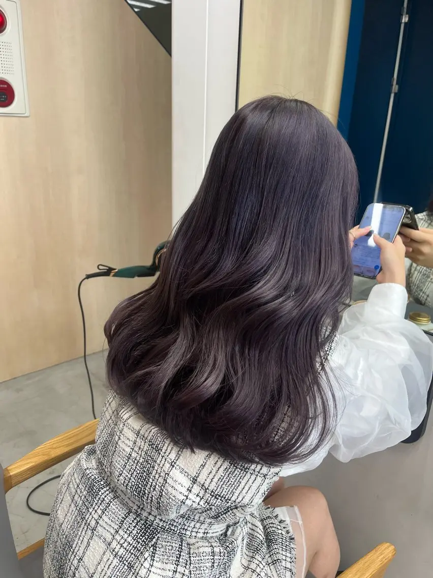 ロング カラー ブリーチ ラベンダーカラー ayaka♡ 柔らかカラーのヘアスタイル