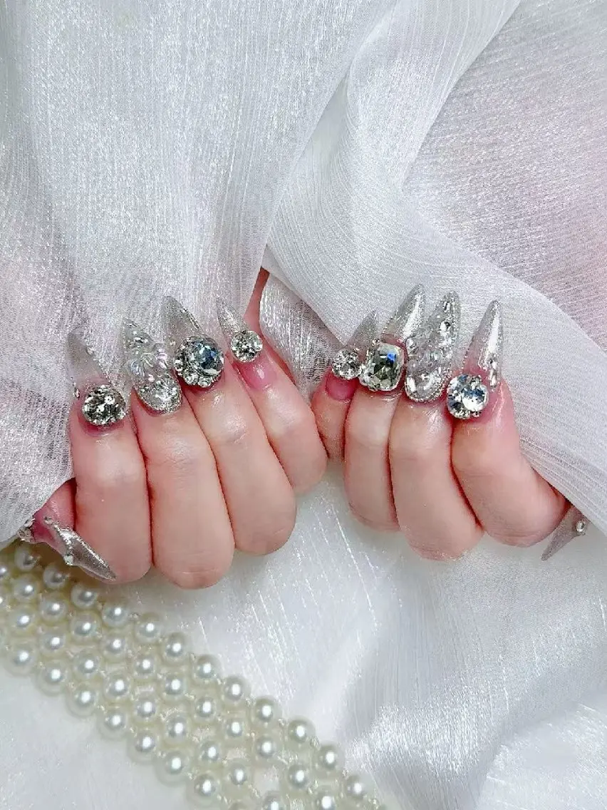 ネイル ENsalon AKIRAのネイルデザイン