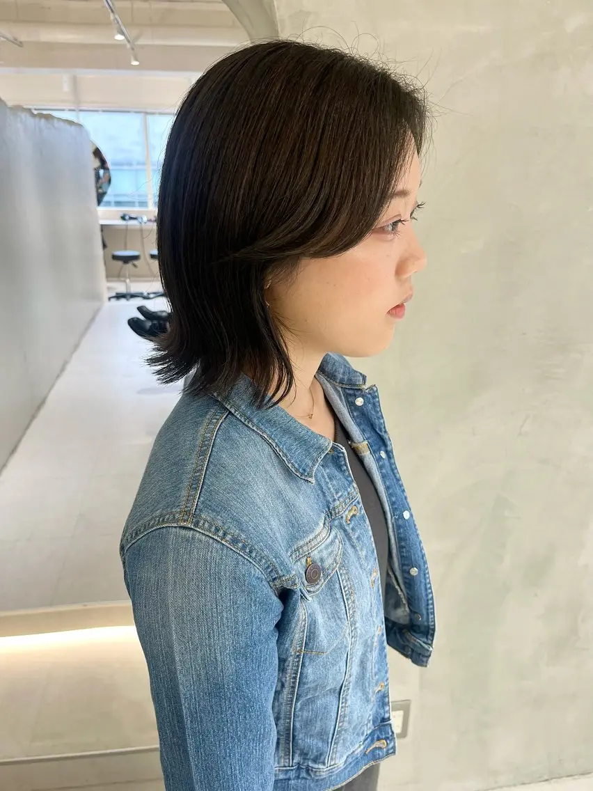 ミディアム カラー 透明感カラー カット ヘアカラー トリートメント 切りっぱなしボブ/ 艶カラー/綾莉のヘアスタイル