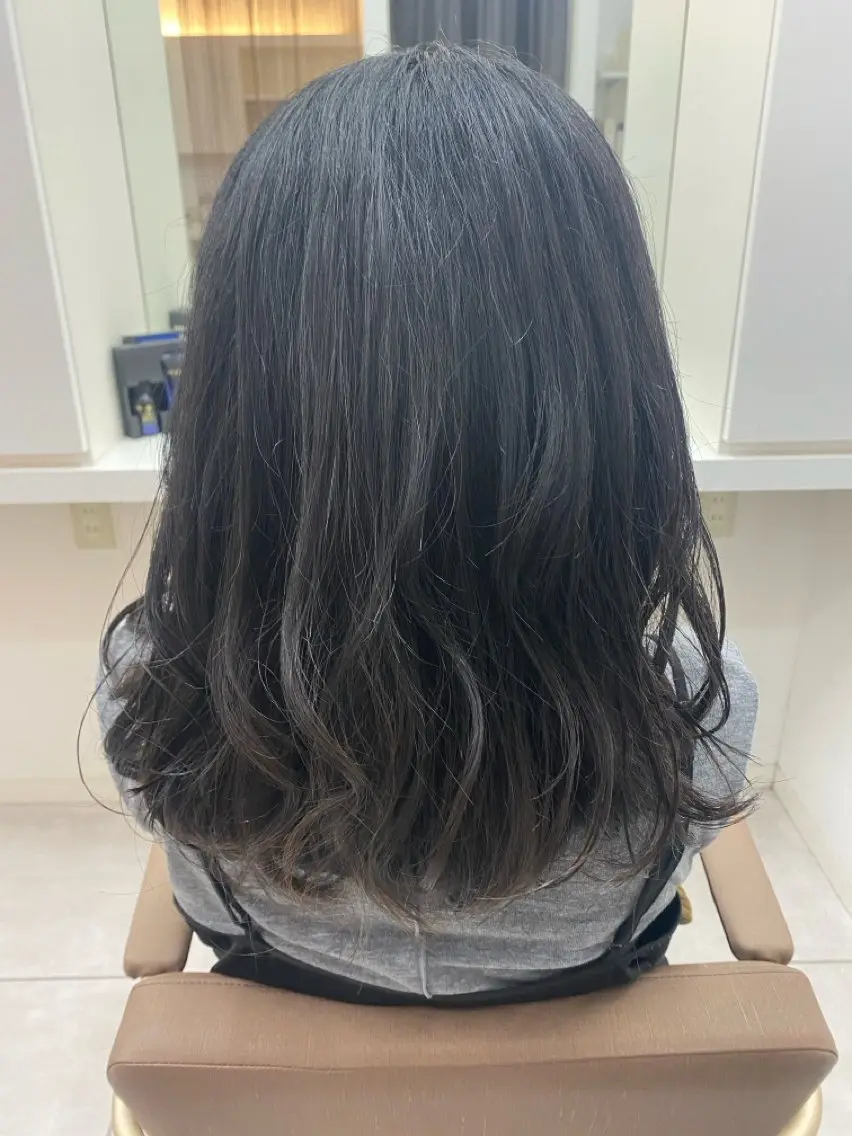 ミディアム レイヤーカット トリートメント カット ヘアカラー トリートメント 馬渕 由梨のヘアスタイル