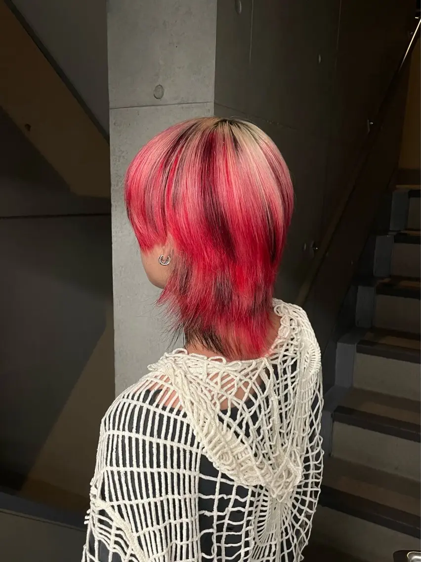 ロング ヘアカラー りゆ (ハイトーンカラー)のヘアスタイル