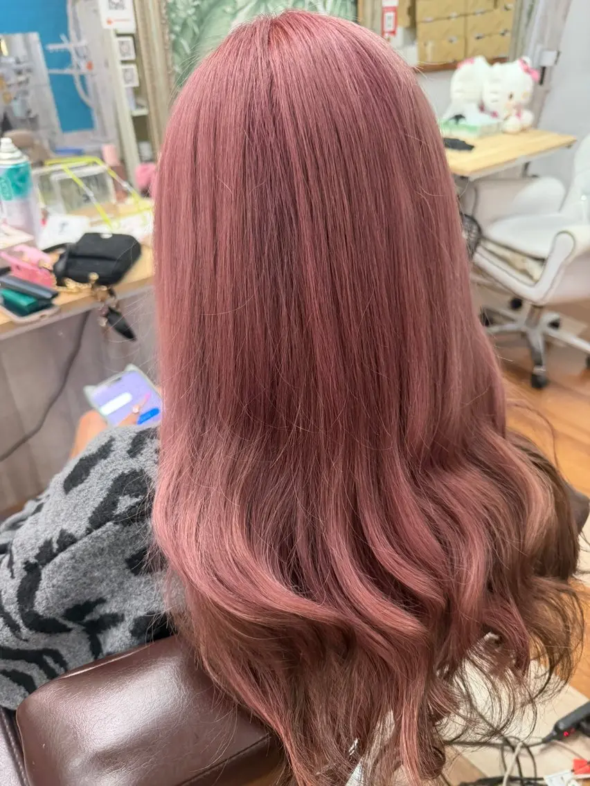 ロング ヘアカラー 葵 アオイのヘアスタイル