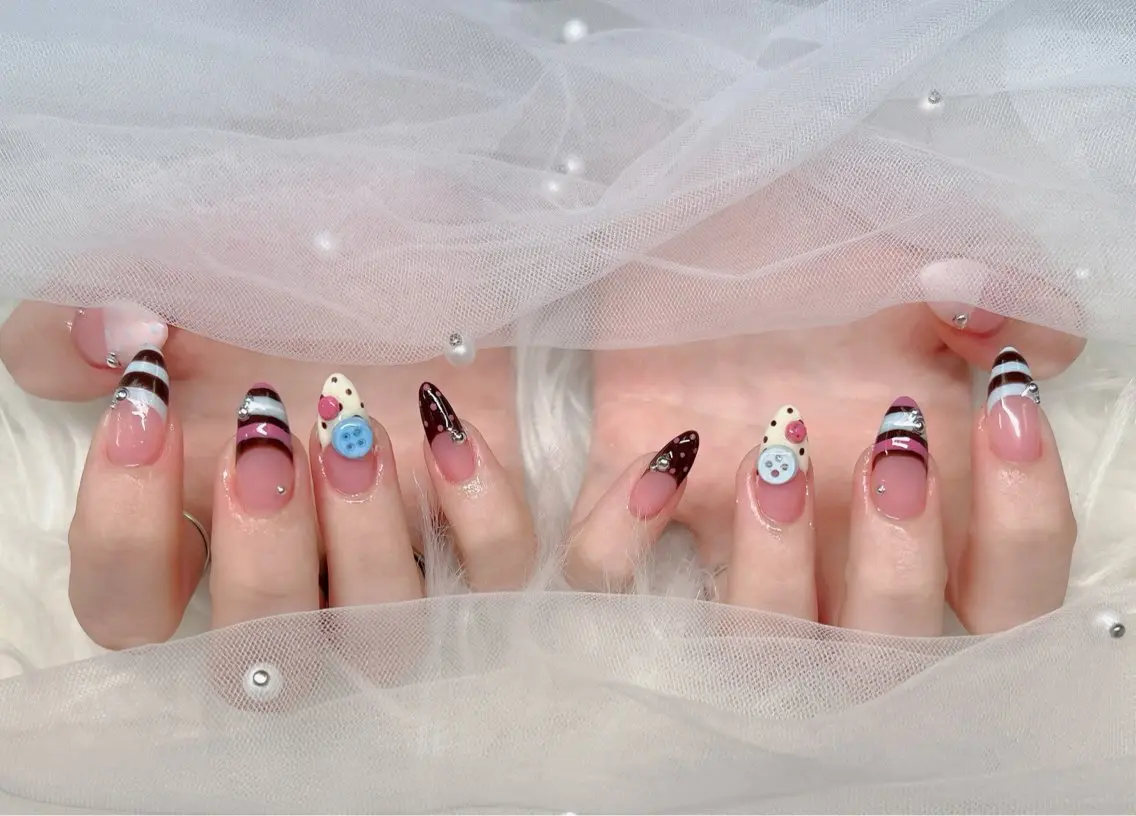 ネイル チークネイル ドット フレンチネイル グラデーション 韓国ネイル ハンドネイル Kei Nail Shibuyaのネイルデザイン