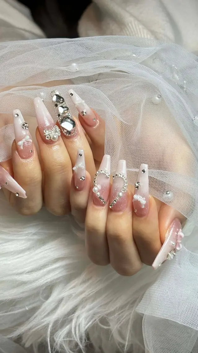 ネイル オーロラネイル ボルドー ブラウン 氷ネイル・うるうるネイル キラキラネイル ハンドネイル Julli NailStudioのネイルデザイン