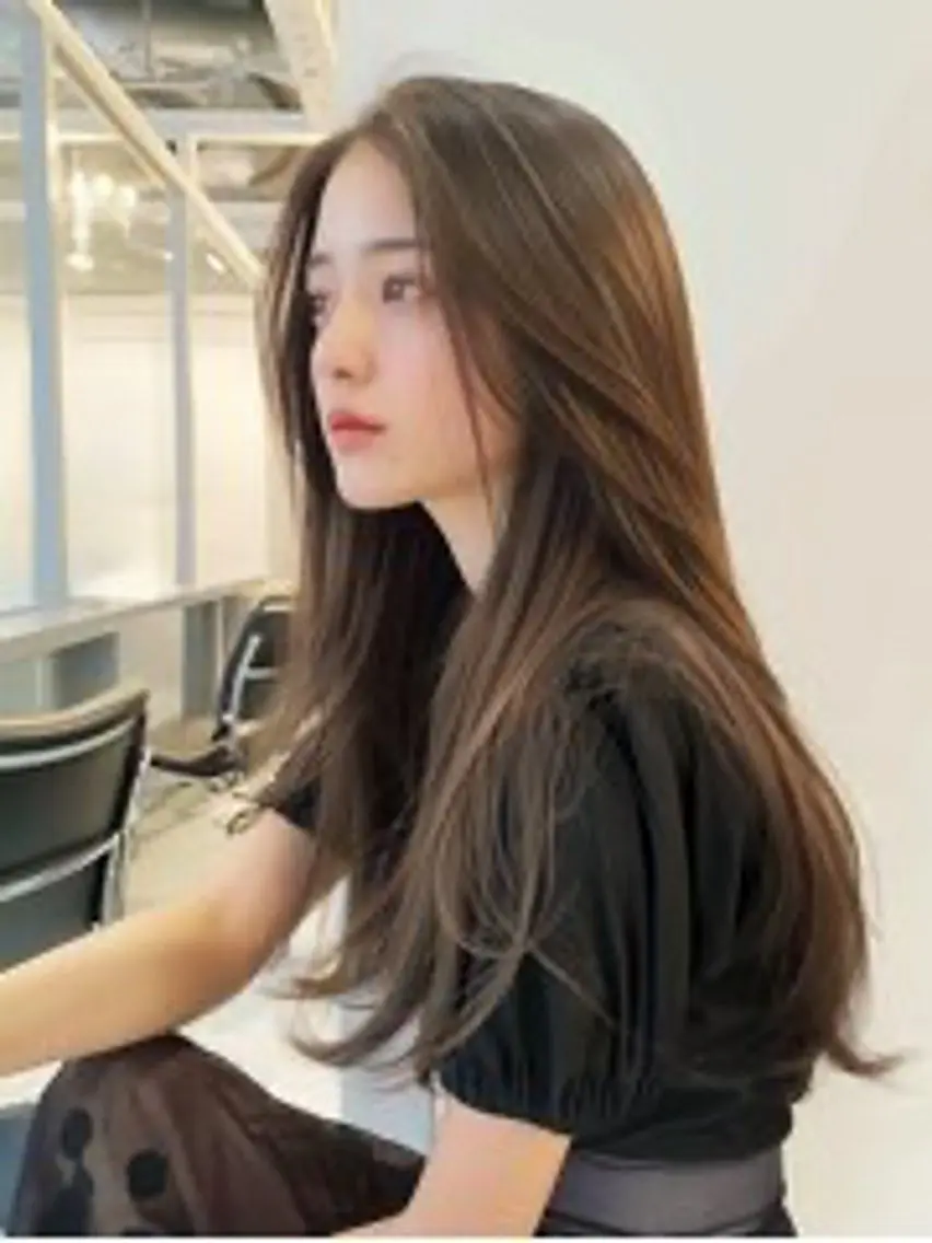 カラー 上山 結菜のヘアスタイル