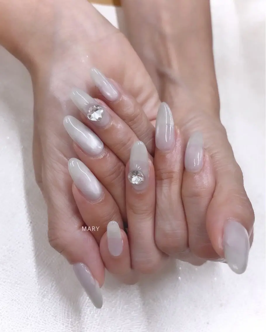 ネイル マグネットネイル ニュアンスネイル ワンカラーネイル ホワイト ハンドネイル Mary nail .narumiのネイルデザイン
