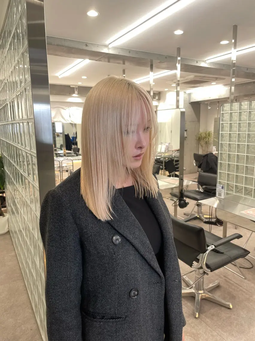 セミロング ブリーチなしダブル ブリーチカラー優海のヘアスタイル