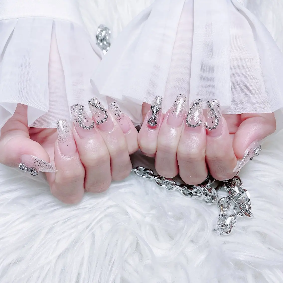 ネイル チークネイル 長さ出し フラワーネイル フレンチネイル ガーリー ハンドネイル ハンドケア NEW NAIL 池袋のネイルデザイン