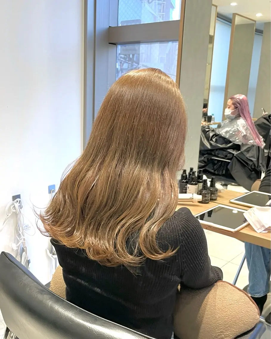 セミロング カラー ヘアアレンジ 色落ちまで可愛い💖 艶カラー✨くるみ🎀のヘアスタイル