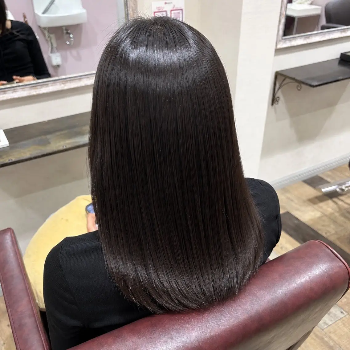 セミロング 縮毛矯正 カット 縮毛矯正 淡色┊︎ナチュラル 🧁奈那美🧁*.゜のヘアスタイル