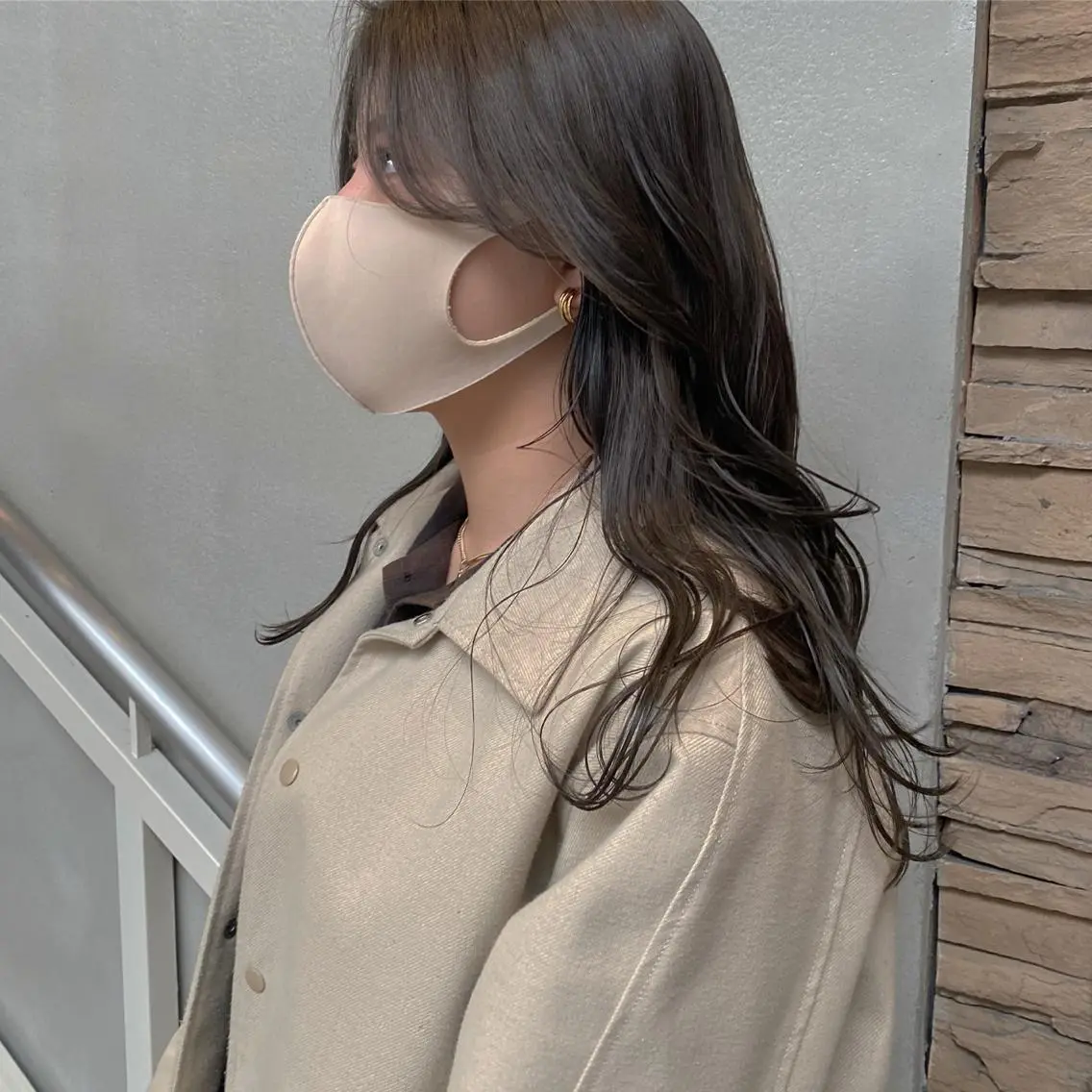 セミロング カラー ベージュカラー オリーブベージュ 韓国風ヘア レイヤーカット カット ヘアカラー トリートメント ウルフカット 811 大阪梅田 ウルフのヘアスタイル