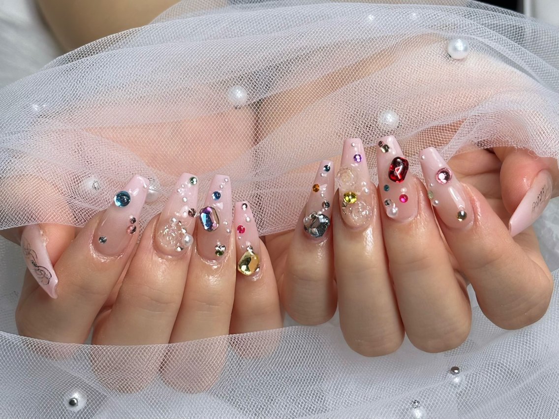 ネイル ジェルネイル キラキラネイル ロングネイル マグネットネイル 持ち込み ハンドネイル Sully Nail  Labのネイルデザイン
