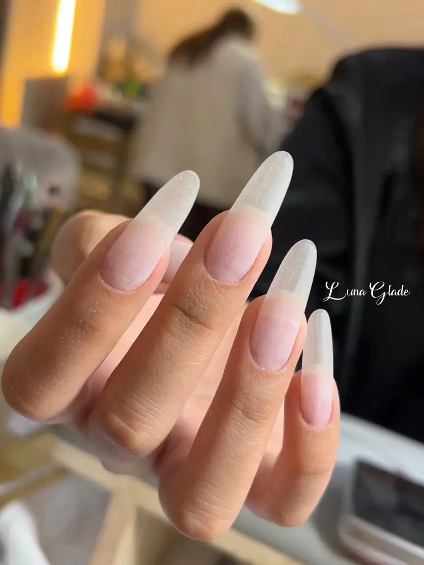 ネイル 長さ出し Luna Gladeのネイルデザイン