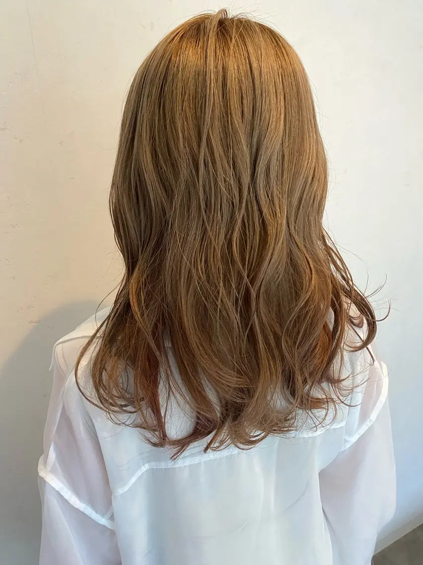 ミディアム カラー 伊藤 さやかのヘアスタイル