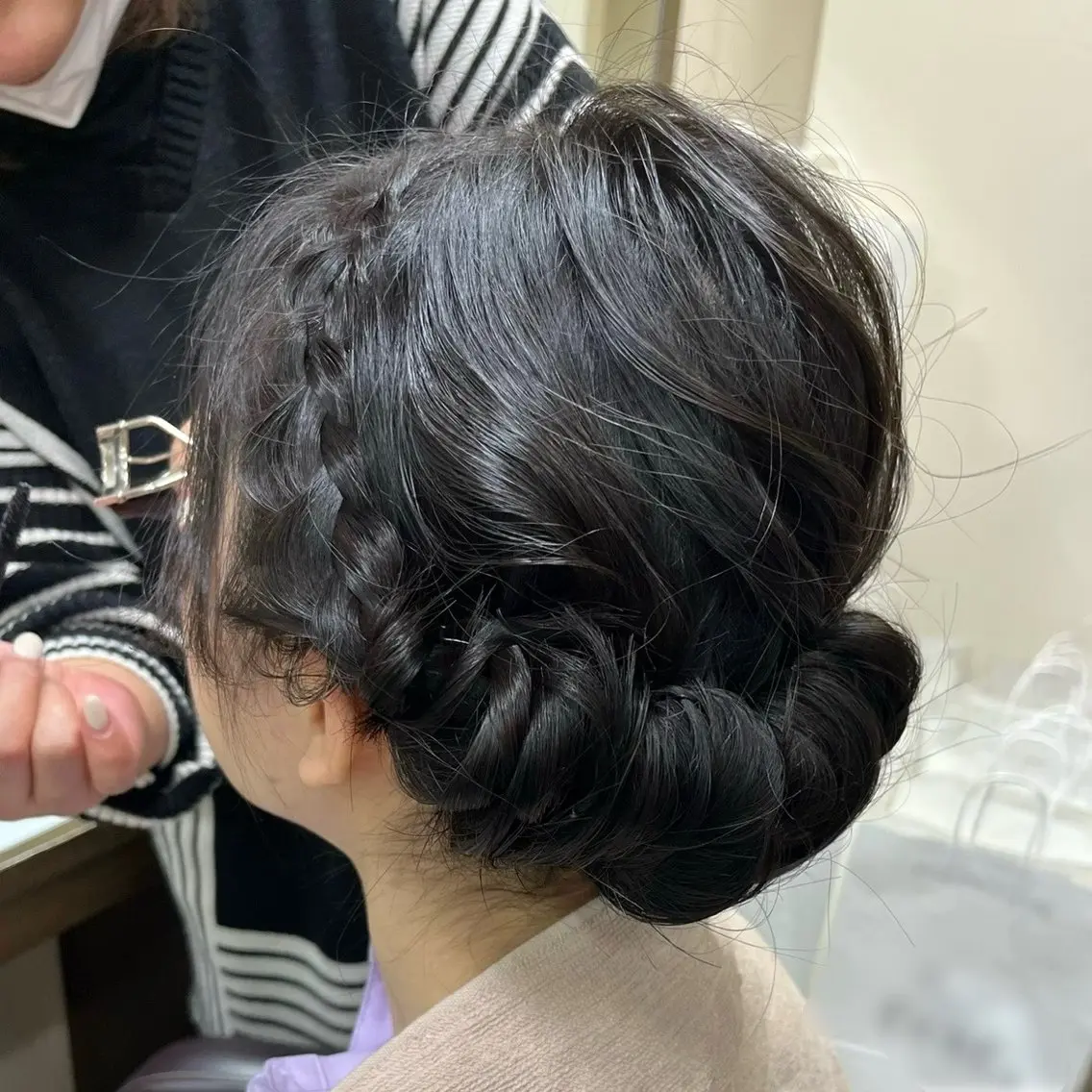 ミディアム ヘアセット SHIORI💜口コ ミNo.1艶カラーのヘアスタイル