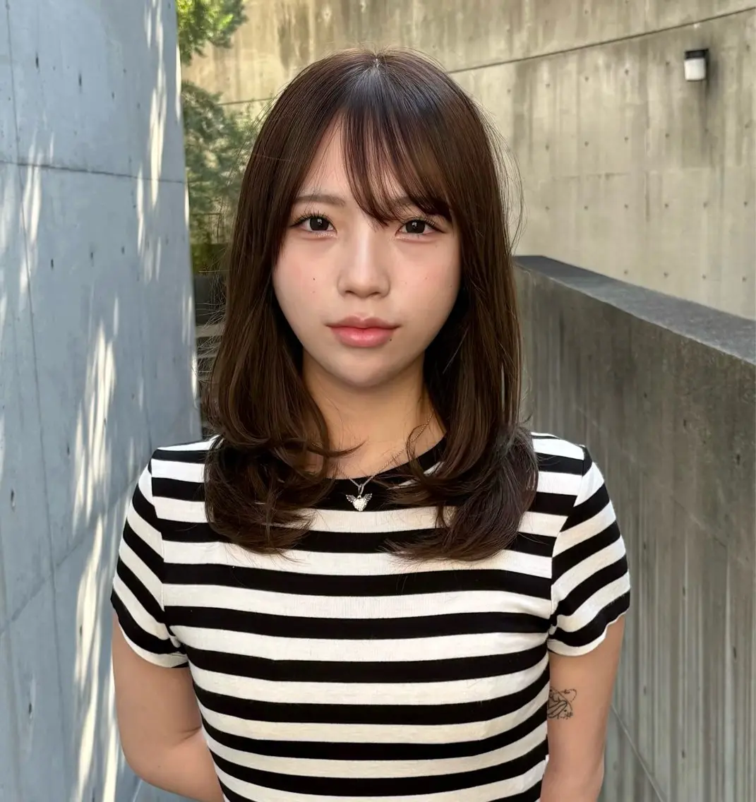 セミロング くびれヘア レイヤーカット 小顔カット SHUN/ レイヤーカットのヘアスタイル