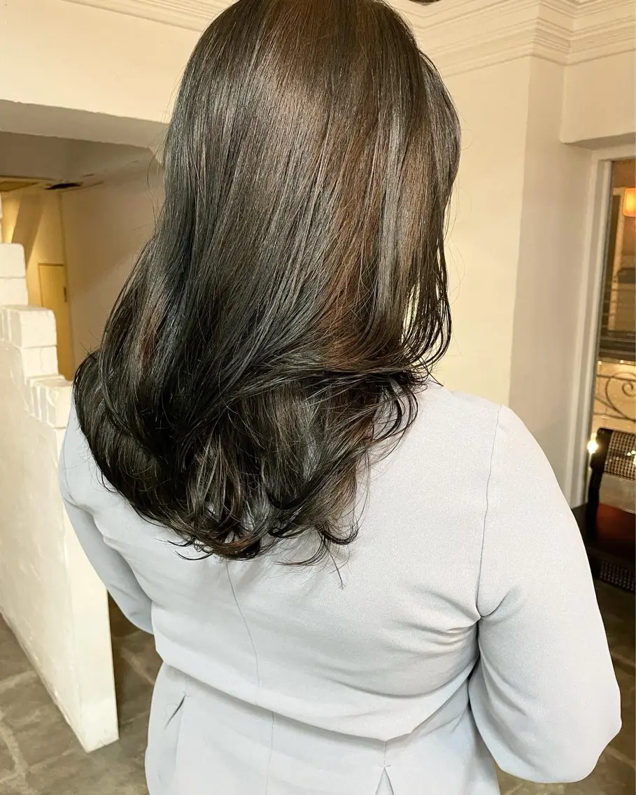 セミロング カット ヘアカラー トリートメント 平 ちひろのヘアスタイル