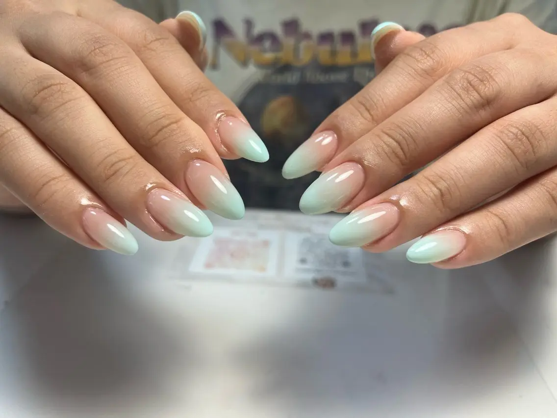 ネイル 成人式 フラッシュネイル フットネイル ジェルネイル 卒業式 ハンドネイル 心斎橋Mione nail salonのネイルデザイン