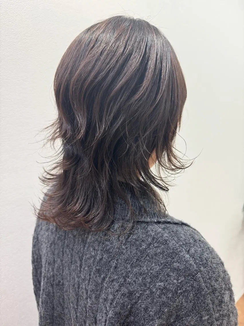 ミディアム ウルフカット カット トリートメント 佐々木 有彩のヘアスタイル
