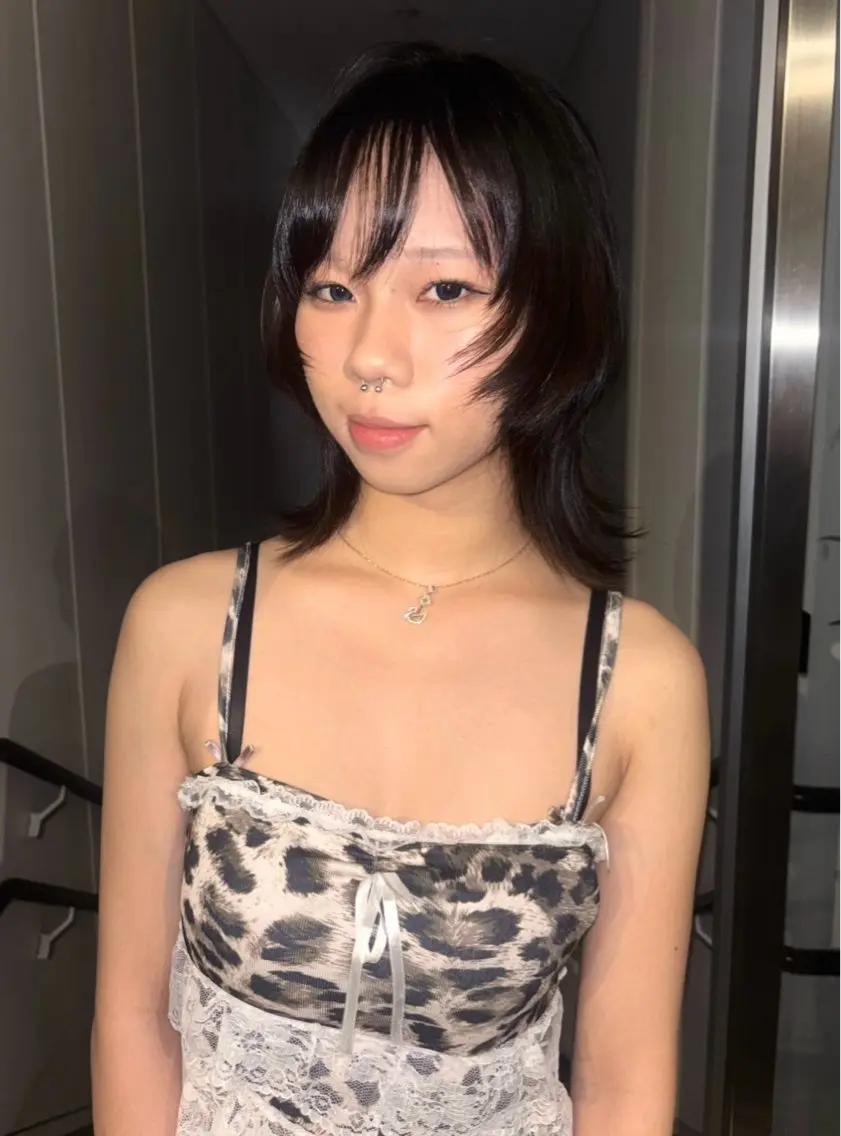 ミディアム レイヤーカット シャギー ウルフカット ウルフレイヤー 夏実 natsumiのヘアスタイル
