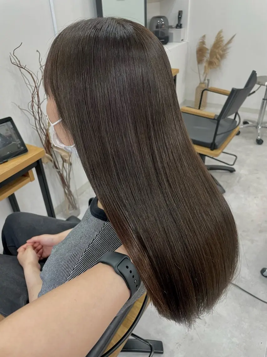 セミロング カラー ベージュカラー 透明感カラー オリーブベージュ Mina/岡山/矯正 ブリーチ/レイヤーのヘアスタイル