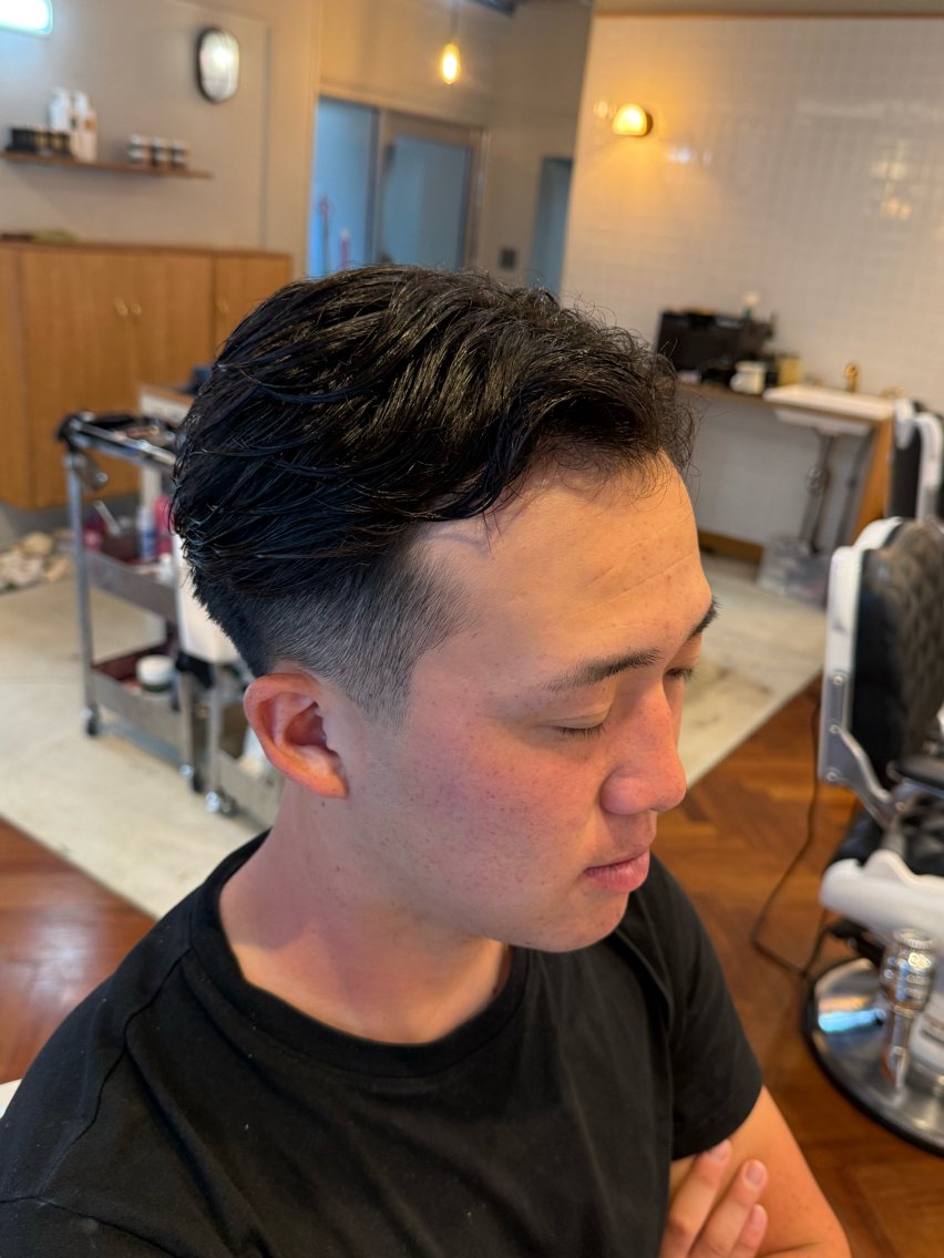 ミディアム 磯崎 隼のヘアスタイル