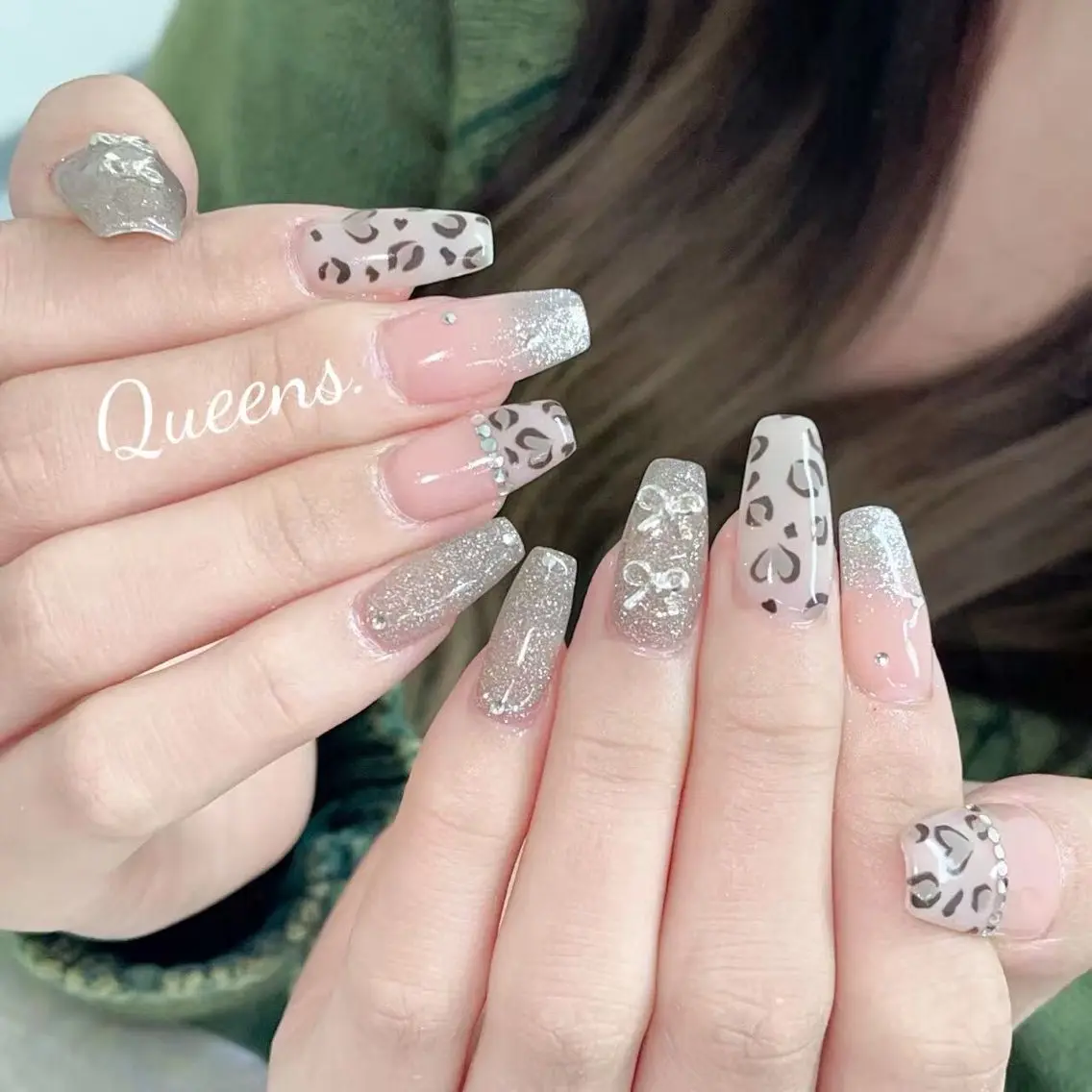 ネイル ハンドネイル Queens テイのネイルデザイン