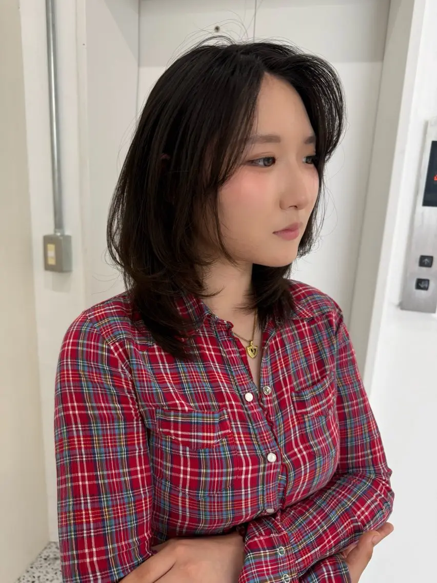 ミディアム ボブ レイヤーカット 似合わせカット 小顔カット カット レイヤーカット uraraのヘアスタイル