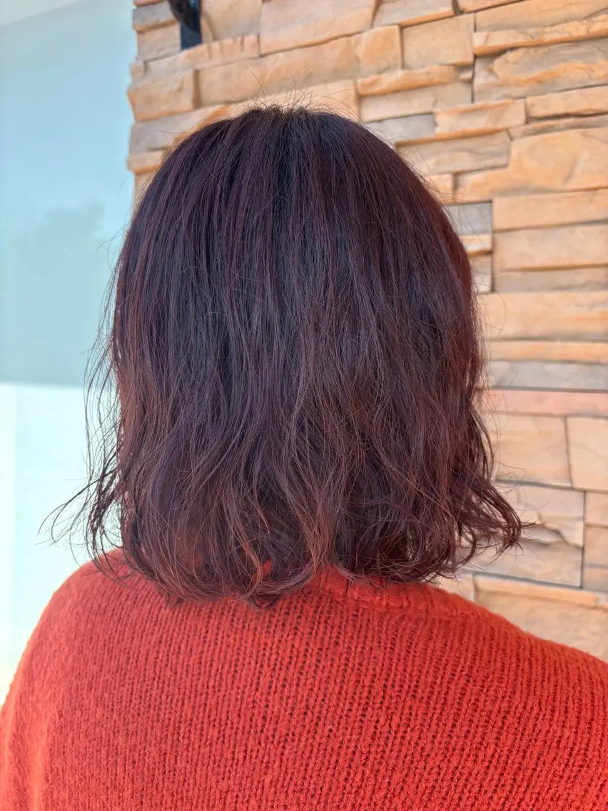 セミロング カラー セミロングパーマ ピンクカラー かわにし ゆきのヘアスタイル
