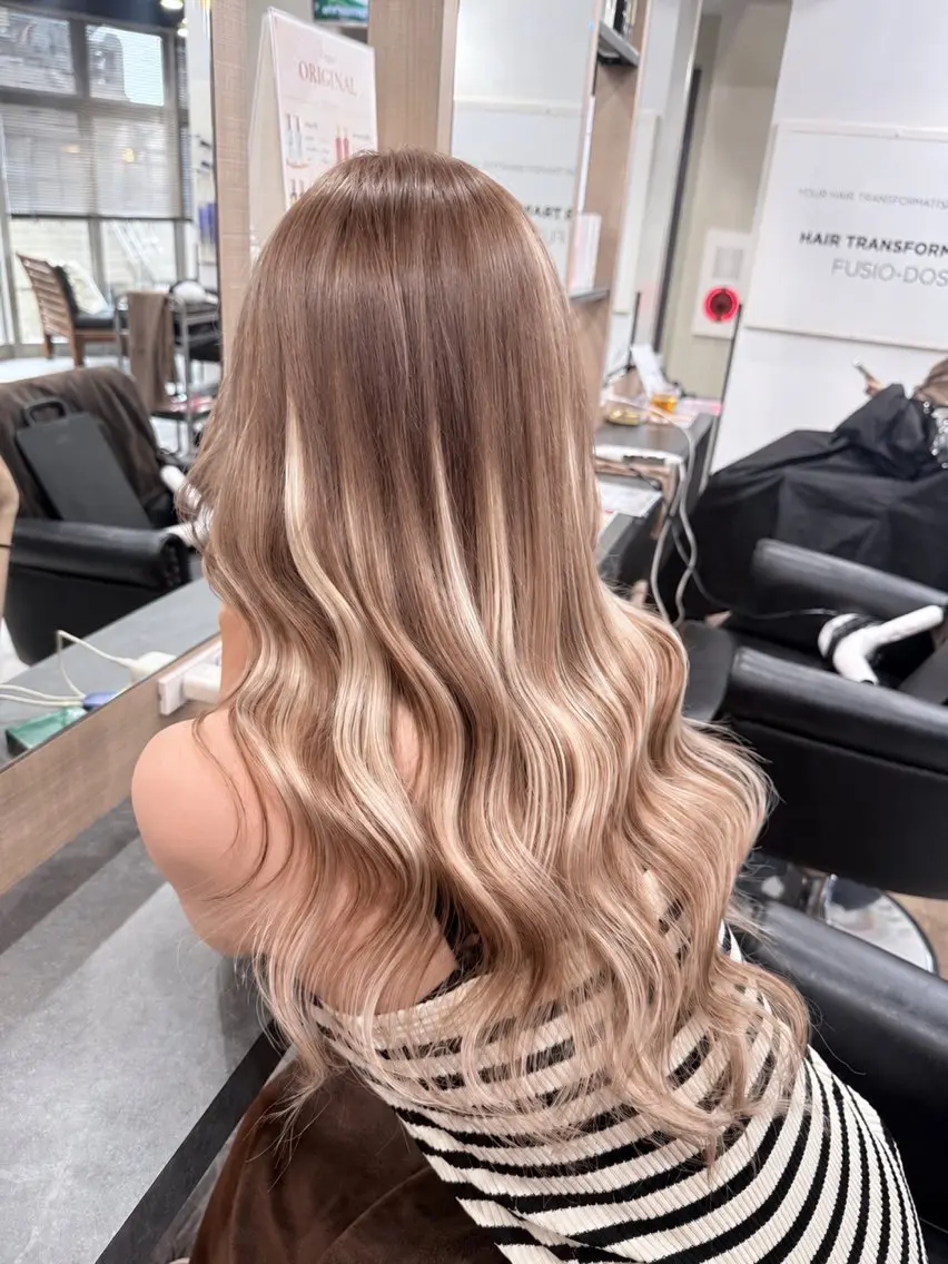 ロング カラー シールエクステ ボブ エクステ ロング ヘアカラー エクステ RIEブリーチ& エクステ特化型のヘアスタイル