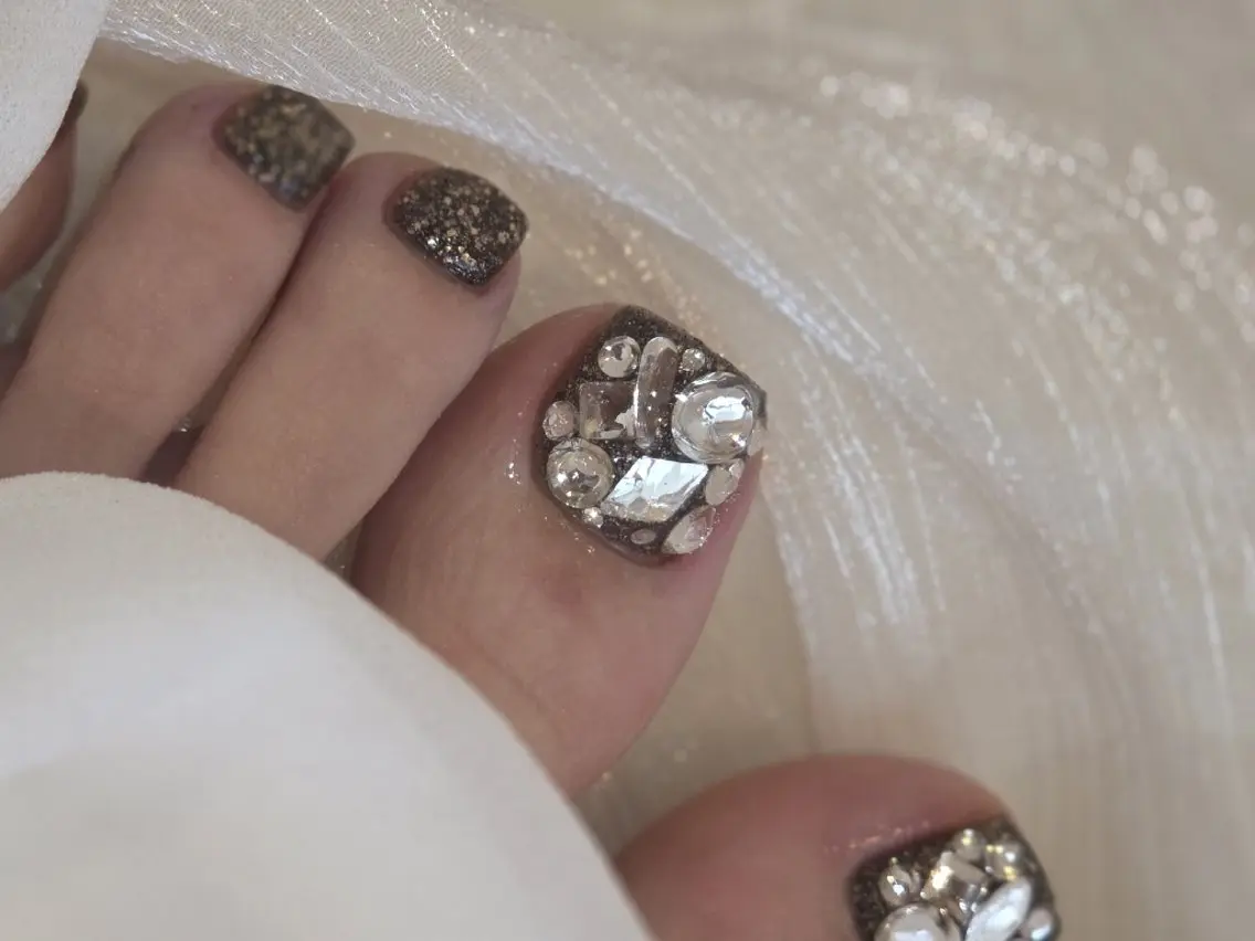 ネイル フットネイル ストーンネイル フットネイル Lady Nail Kiyokaのネイルデザイン