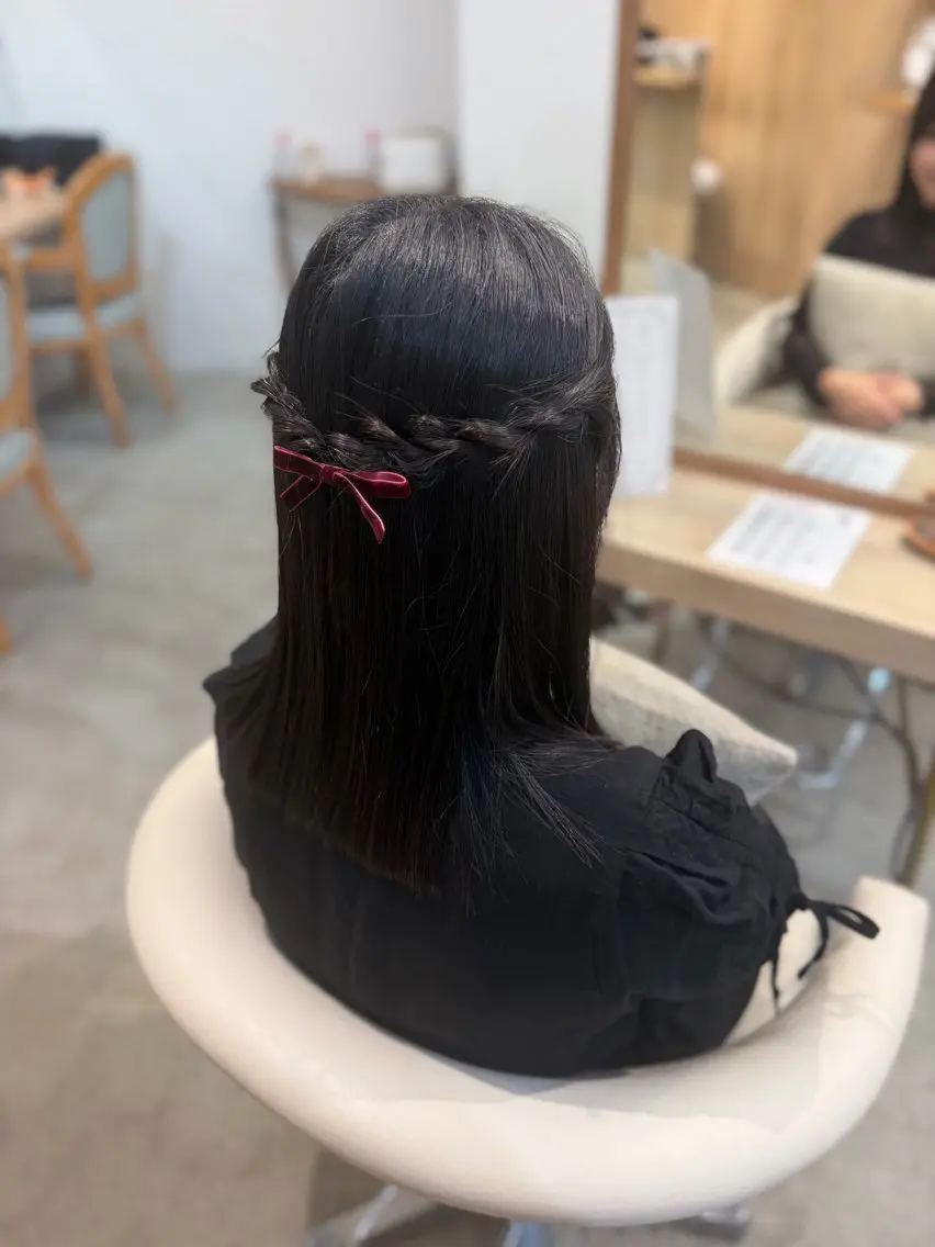 ヘアアレンジ ヘアセット YUNA🩵髪質改善 🩵ベージュカラーのヘアスタイル