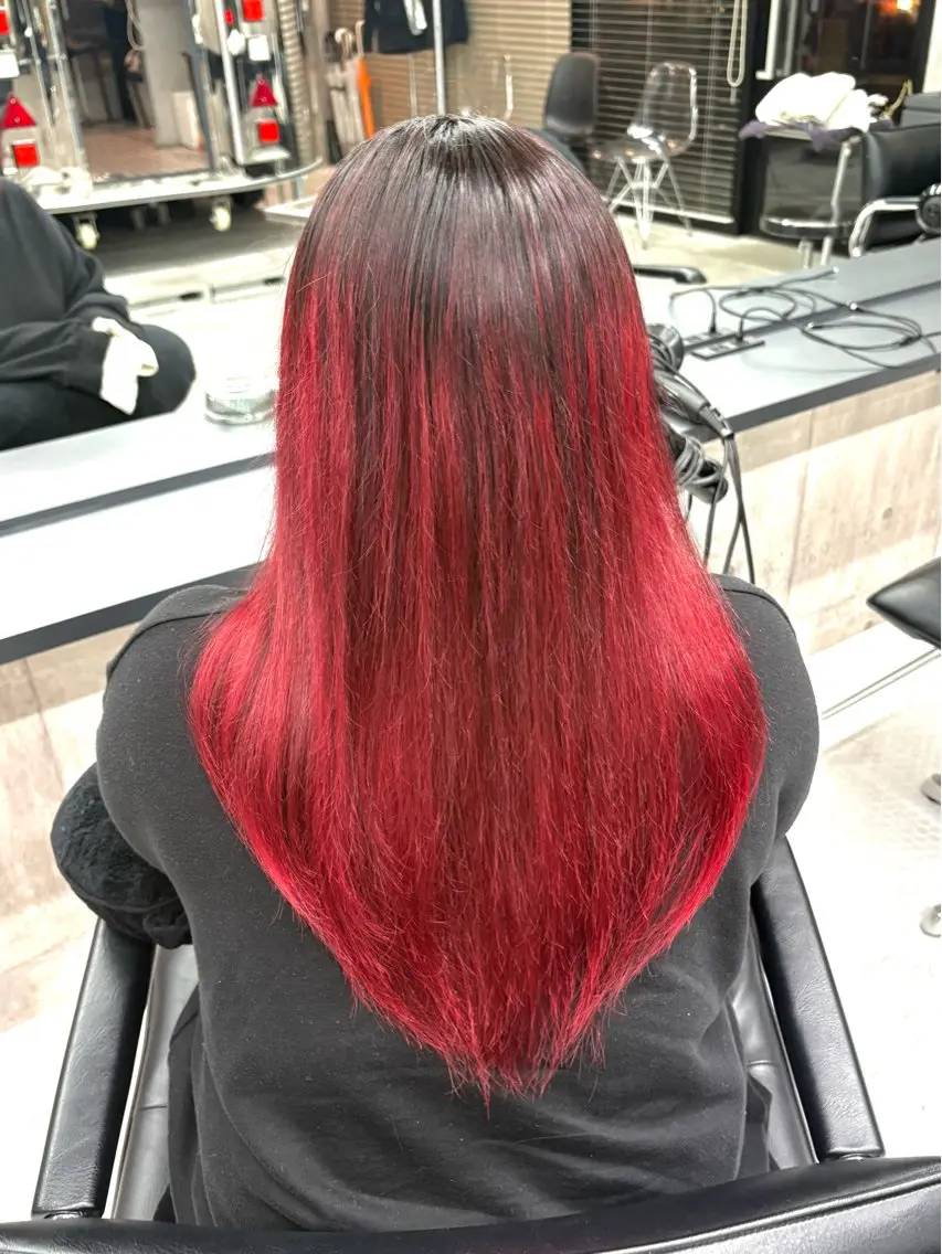 ロング カラー グラデーションカラー 内山 あすかのヘアスタイル