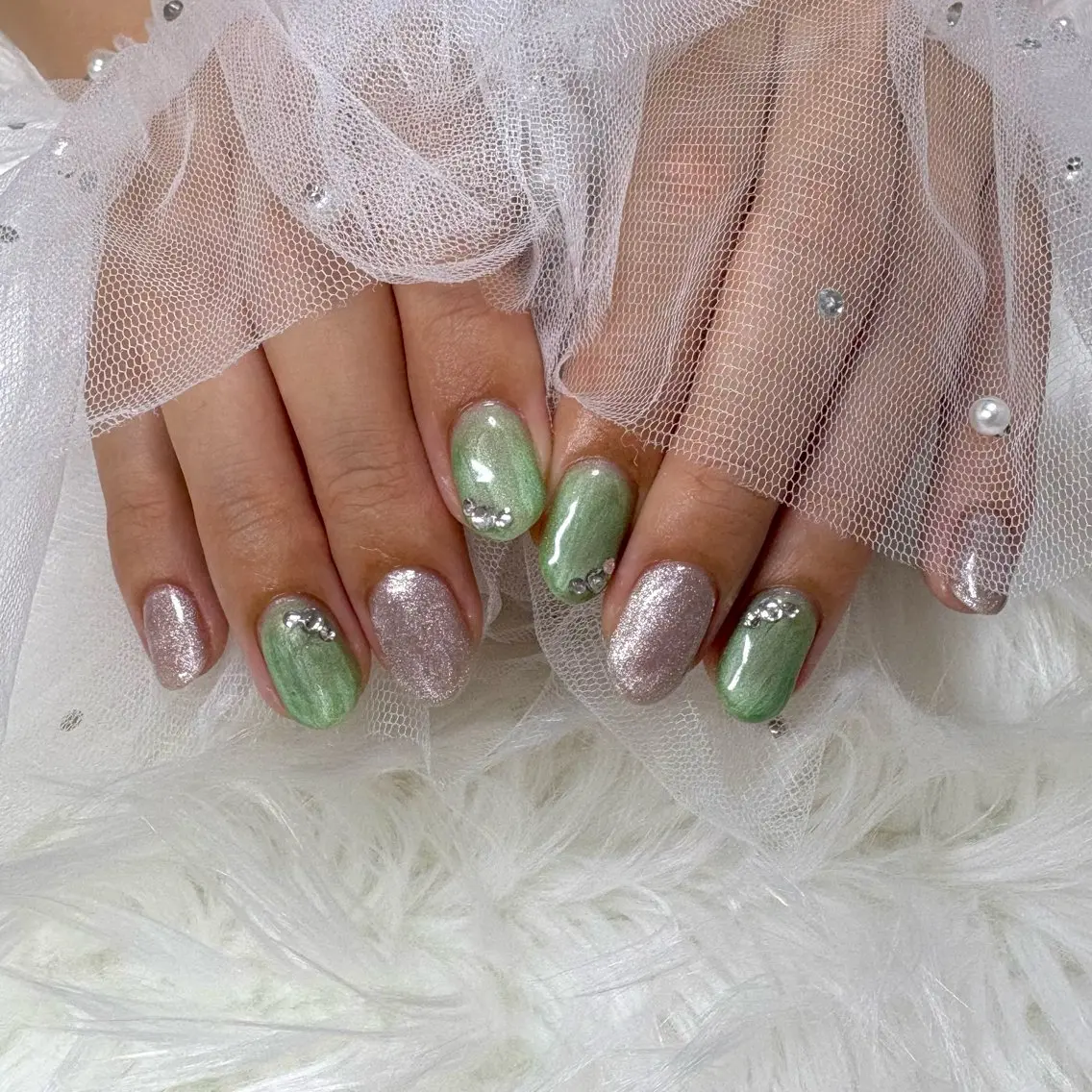 ネイル マグネットネイル ストーンネイル ハンドネイル SHINE nail salonのネイルデザイン