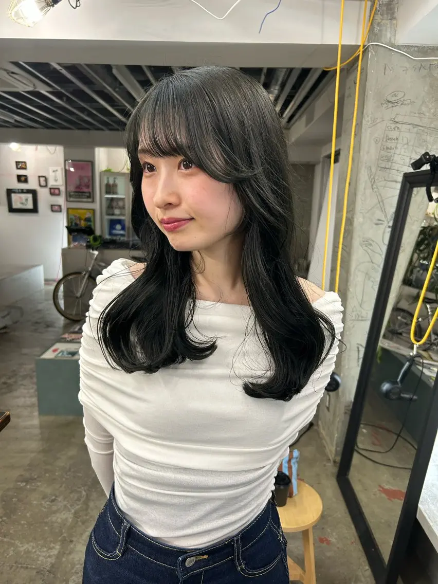 セミロング カラー オリーブカラー ヘアカラー Koto🌿 ブリーチなしカラーのヘアスタイル