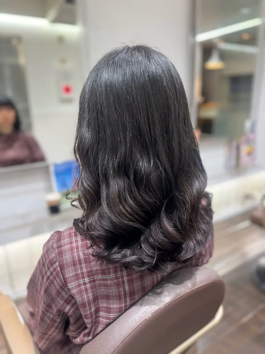 ミディアム カット パーマ トリートメント 大人可愛い♡コテ巻き パーマ🌼杉田 萌恵のヘアスタイル